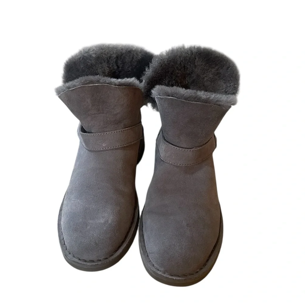 Ugg Zariyah Water Repellent Ankle Bootie Charcoal Suede Women’s Size 8